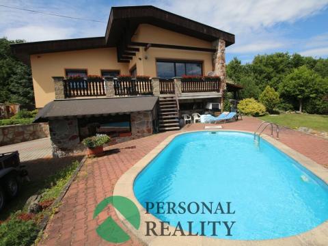 Prodej rodinného domu, Sazená, 225 m2