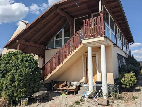 Pronájem atypického bytu, Běleč, Dukelská, 172 m2