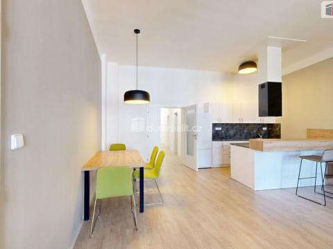 Pronájem bytu 2+kk, Opava - Město, Dolní náměstí, 95 m2