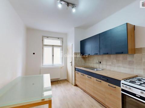 Pronájem bytu 2+1, Opava - Město, Dolní náměstí, 75 m2