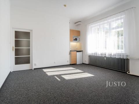 Pronájem kanceláře, Praha - Dejvice, České družiny, 43 m2