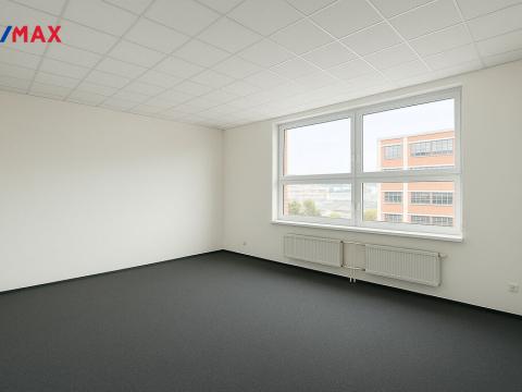 Pronájem kanceláře, Zlín, Vavrečkova, 91 m2