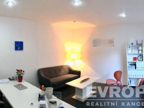 Pronájem kanceláře, Český Brod, náměstí Husovo, 30 m2
