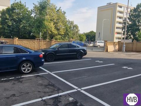 Pronájem garážového stání, Praha, Čenětická, 13 m2