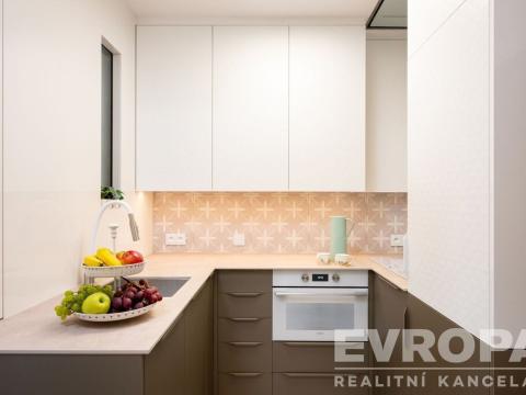 Pronájem bytu 2+1, Praha - Žižkov, Čajkovského, 57 m2