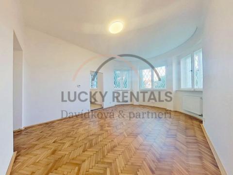 Pronájem bytu 1+1, Praha - Smíchov, U Malvazinky, 43 m2
