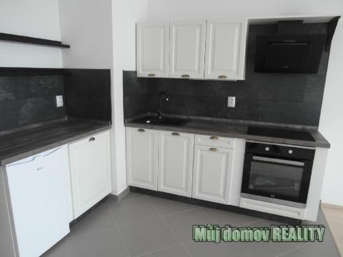 Pronájem bytu 1+kk, Praha - Letňany, Hlučkova, 31 m2