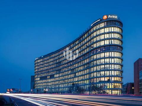 Pronájem kanceláře, Praha - Nusle, Pikrtova, 989 m2