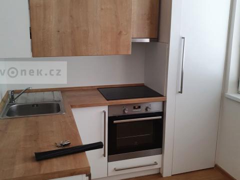 Pronájem bytu 2+1, Zlín, Dlouhá, 52 m2