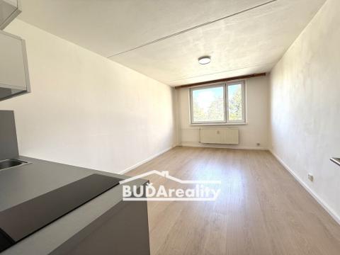 Pronájem bytu 1+kk, Otrokovice, J. Jabůrkové, 29 m2