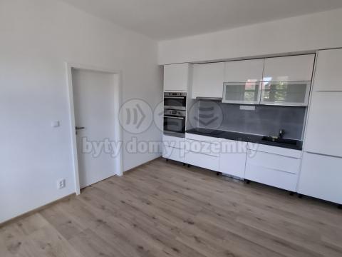 Pronájem bytu 1+1, Žatec, Dukelská, 40 m2