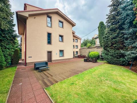 Pronájem bytu 2+kk, Praha, Petrovická, 42 m2