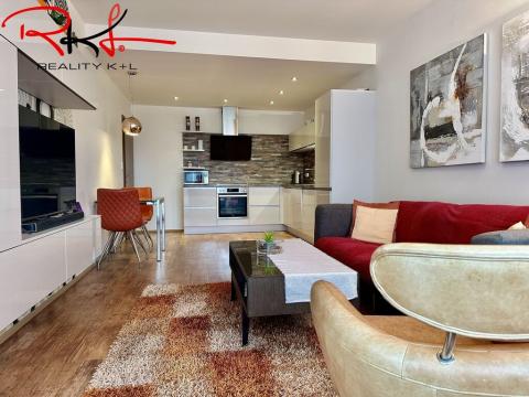 Pronájem bytu 2+kk, Praha, Zakšínská, 60 m2