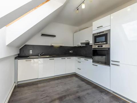 Prodej bytu 3+1, Nupaky, U Školky, 73 m2