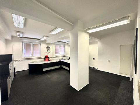 Pronájem kanceláře, Karviná, Masarykovo nám., 109 m2