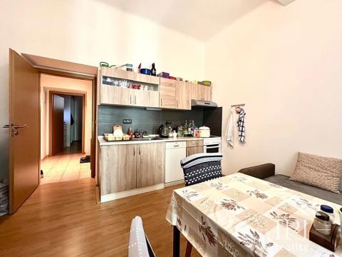 Pronájem bytu 2+kk, Praha - Košíře, Mahenova, 37 m2