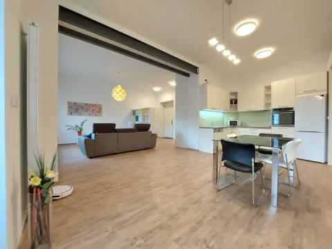 Pronájem bytu 2+kk, Hradec Králové, Škroupova, 71 m2