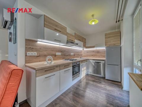 Pronájem bytu 2+kk, Nymburk, U Růžáku, 49 m2