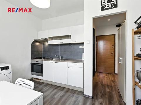 Prodej bytu 1+1, Praha - Letňany, Chlebovická, 31 m2