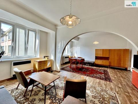 Pronájem bytu 1+kk, Praha - Michle, Adamovská, 45 m2