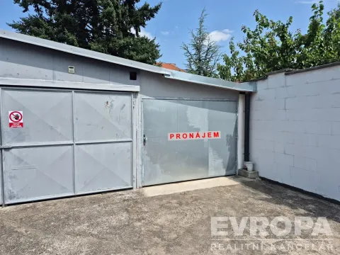 Pronájem garáže, Poděbrady - Poděbrady II, Boučkova, 20 m2