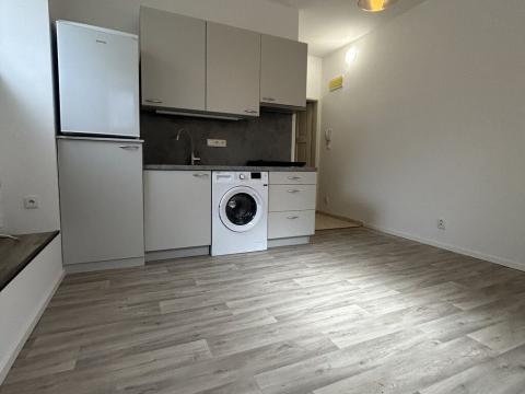 Pronájem bytu 1+kk, Praha - Dejvice, Šárecká, 18 m2