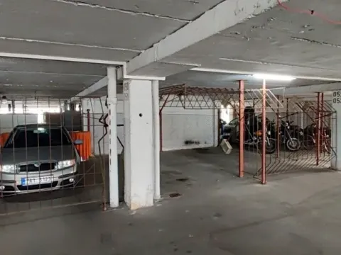 Prodej garážového stání, Praha - Střížkov, Lovosická, 18 m2