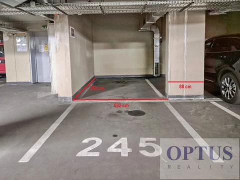 Pronájem garážového stání, Praha - Vinohrady, Korunní, 16 m2