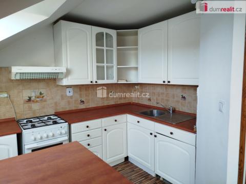 Prodej bytu 3+kk, Klášterec nad Ohří - Miřetice u Klášterce nad Ohří, Boženy Němcové, 88 m2