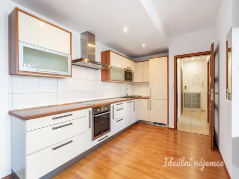 Pronájem bytu 2+kk, Praha - Kyje, Břeclavská, 48 m2