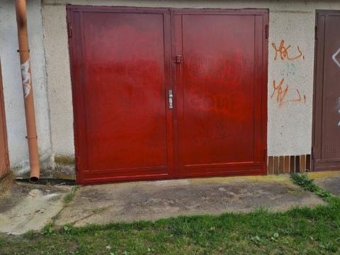 Pronájem garáže, Hradec Králové, Čajkovského, 16 m2