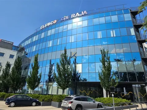 Pronájem kanceláře, Nupaky, okres praha-východ, 322 m2