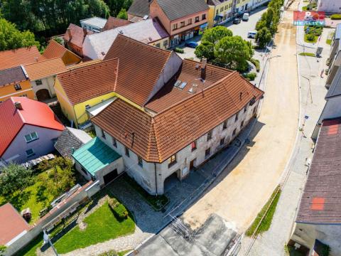 Prodej činžovního domu, Studená, nám. Sv. J. Nepomuckého, 229 m2