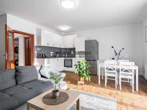 Prodej bytu 2+kk, Jesenice, Cedrová, 66 m2