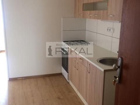 Pronájem bytu 2+kk, Praha - Smíchov, Kmochova, 48 m2