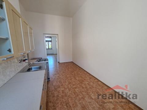 Pronájem bytu 1+1, Opava - Předměstí, Nádražní okruh, 45 m2