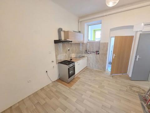 Pronájem bytu 1+1, Praha - Žižkov, Vlkova, 43 m2