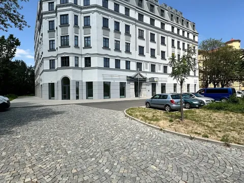 Pronájem garážového stání, Brno, Opuštěná, 13 m2