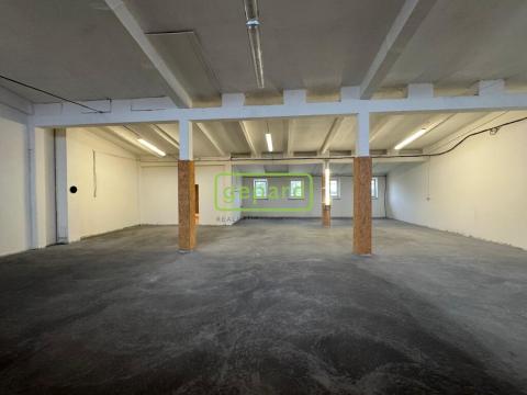 Pronájem výrobních prostor, Líšnice, 190 m2