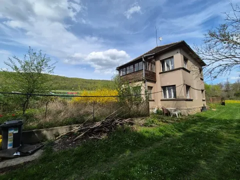 Pronájem vícegeneračního domu, Nučice, V Hlubokém, 180 m2