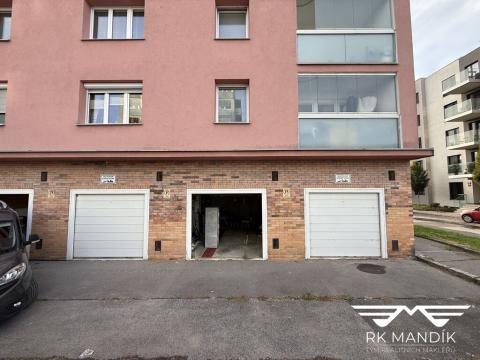 Pronájem garáže, Praha - Košíře, Česká, 22 m2