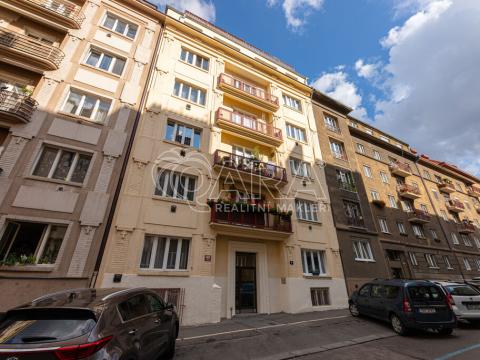 Pronájem bytu 1+kk, Praha - Žižkov, Viklefova, 34 m2
