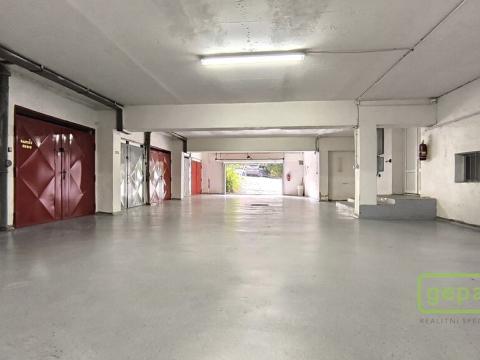 Pronájem garáže, Brno - Židenice, Šaumannova, 15 m2