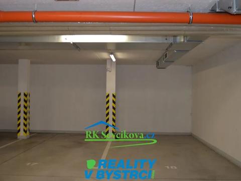 Pronájem garážového stání, Brno, Lišejníková, 15 m2