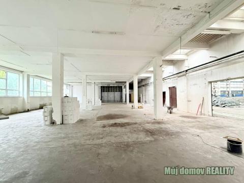 Pronájem skladu, Praha - Vysočany, Lisabonská, 384 m2
