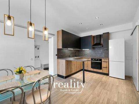 Pronájem bytu 1+1, Jihlava, Malátova, 56 m2