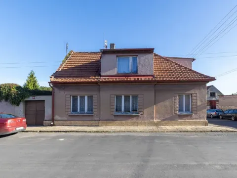 Prodej rodinného domu, Pchery - Humny, Husova, 180 m2