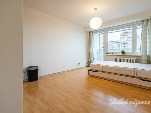 Pronájem bytu 1+kk, Praha - Kobylisy, Kyselova, 22 m2