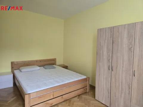 Pronájem bytu 1+1, Karlovy Vary - Drahovice, Maďarská, 46 m2