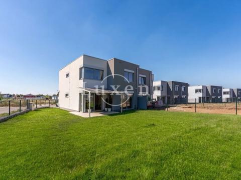 Prodej rodinného domu, Chýně, Cenomanská, 173 m2